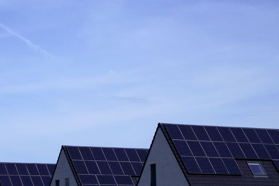 Thuisbatterijsysteem voor opslag zonne-energie. Thuisbatterijsysteem voor opslag zonne-energie.